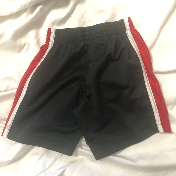 Nike shorts toddler boys size 4T - Picture 2 of 4